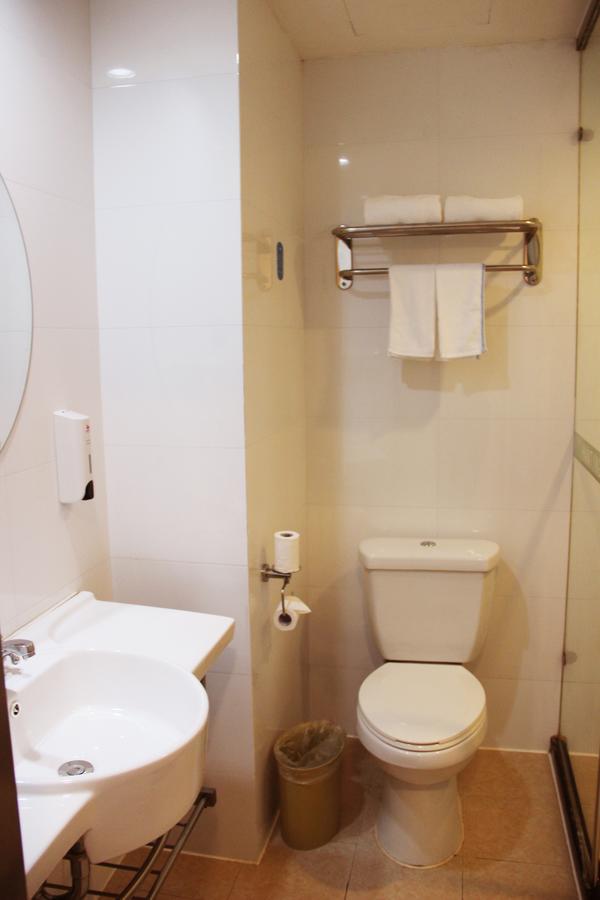 Hanting Express Nantong Sports Convention And Exhibition Center Room photo